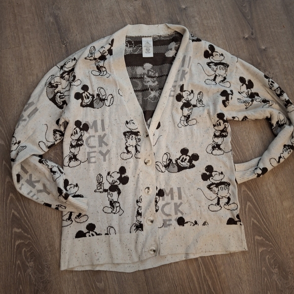 Sold - Picture 3 of 6